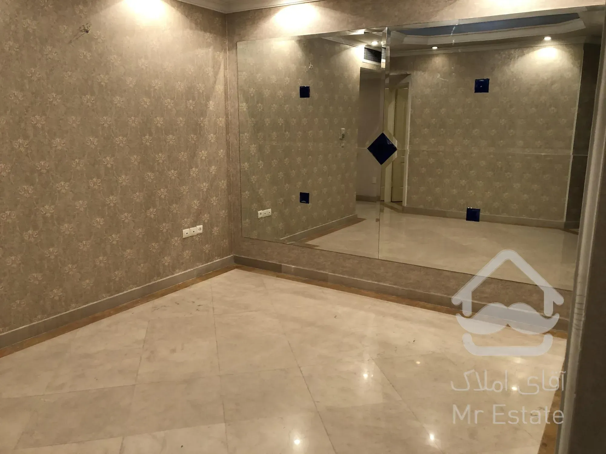 رهن و اجاره آپارتمان ۲۲۰ متری ۳ خوابه کامرانیه