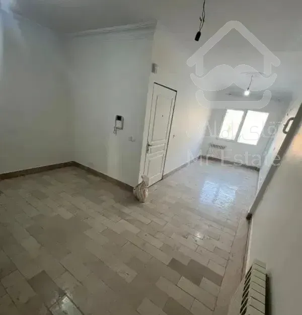 ۵۵ متر با پارکینگ سندی بدون مزاحم / دبستان