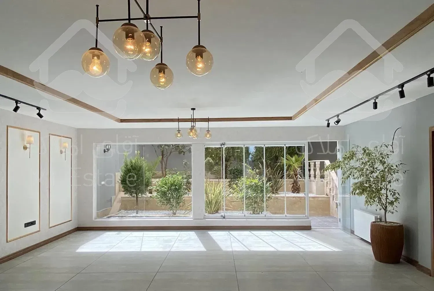 واحد ۱۷۰متری عظیم قدوسی غربی