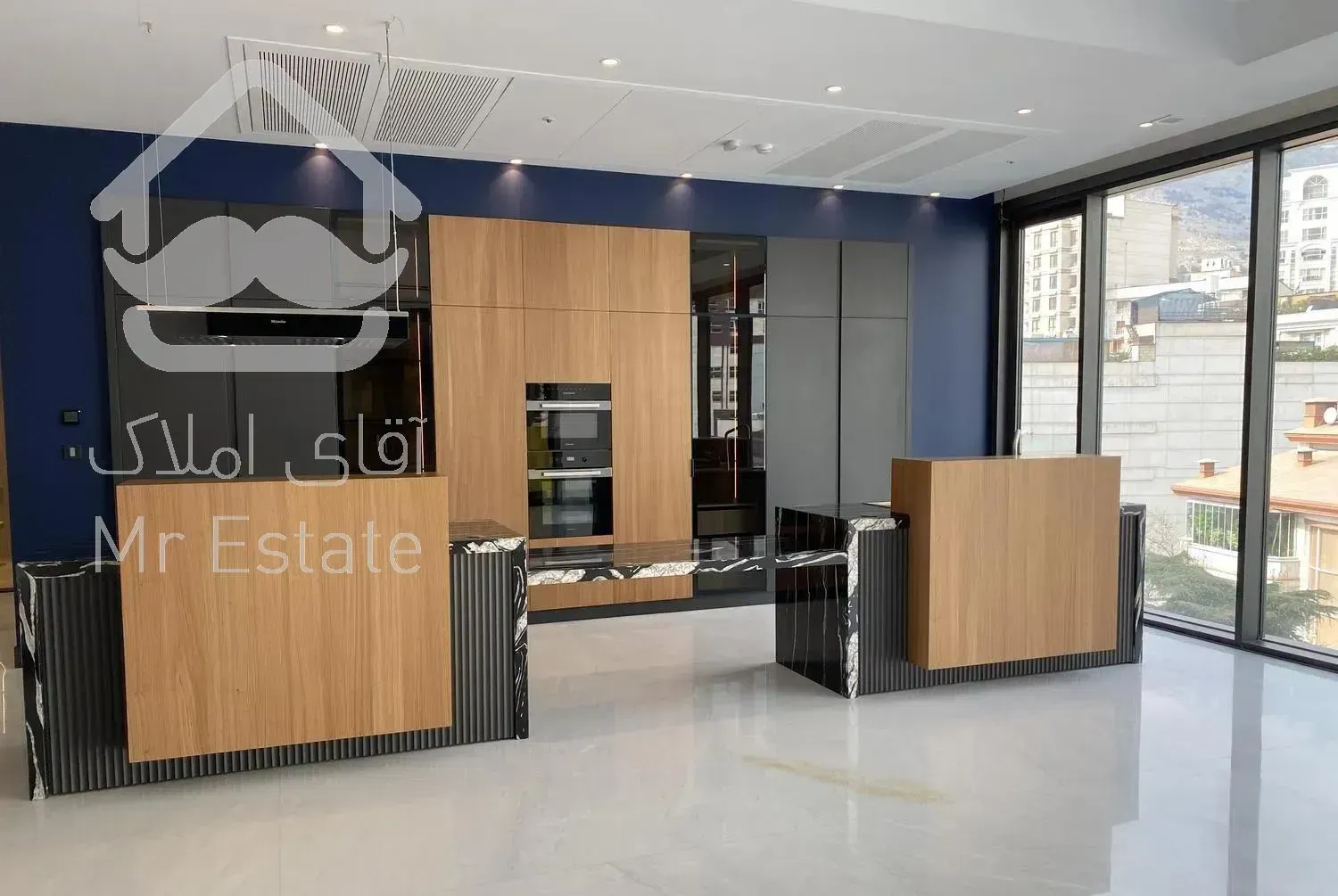 مدرن و برند ۲۲۰ متری کامرانیه با تراس گاردن