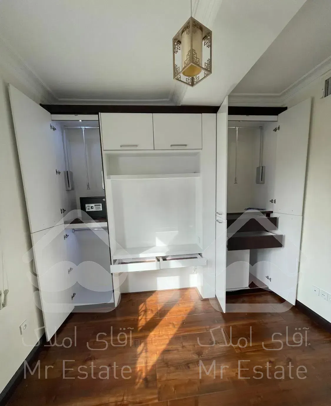 آپارتمان ۱۰۵ متری سکونت ۱۰ ساله  خوش نقشه