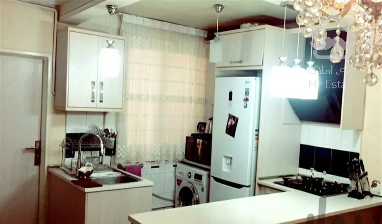 ۴۰ متر (آسانسور دار تاپ لوکیشن) (سرمایه گذاری)