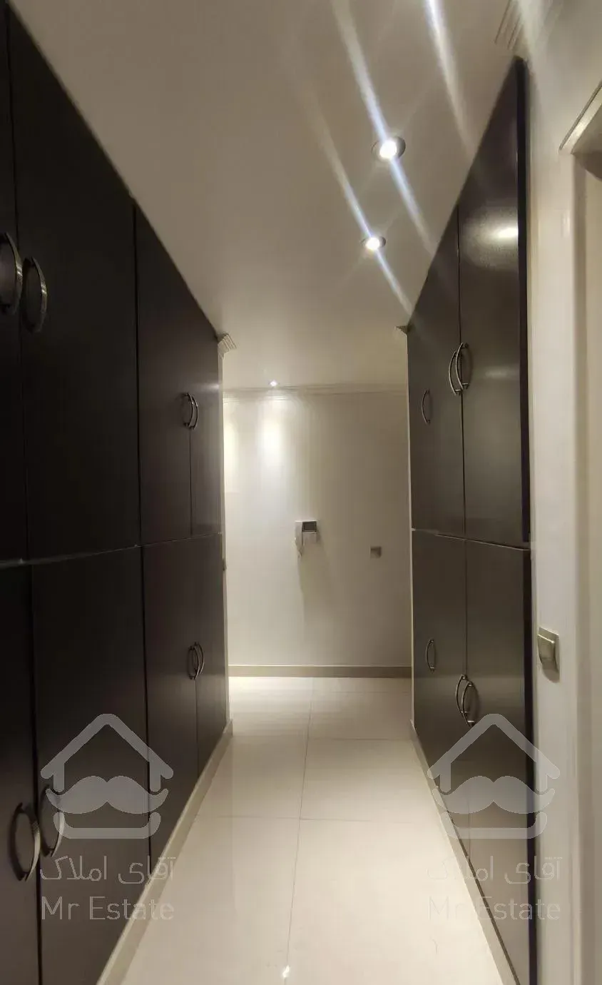 دیباجی. ۱۸۰متر.۳خواب. ویو  . تک واحدی