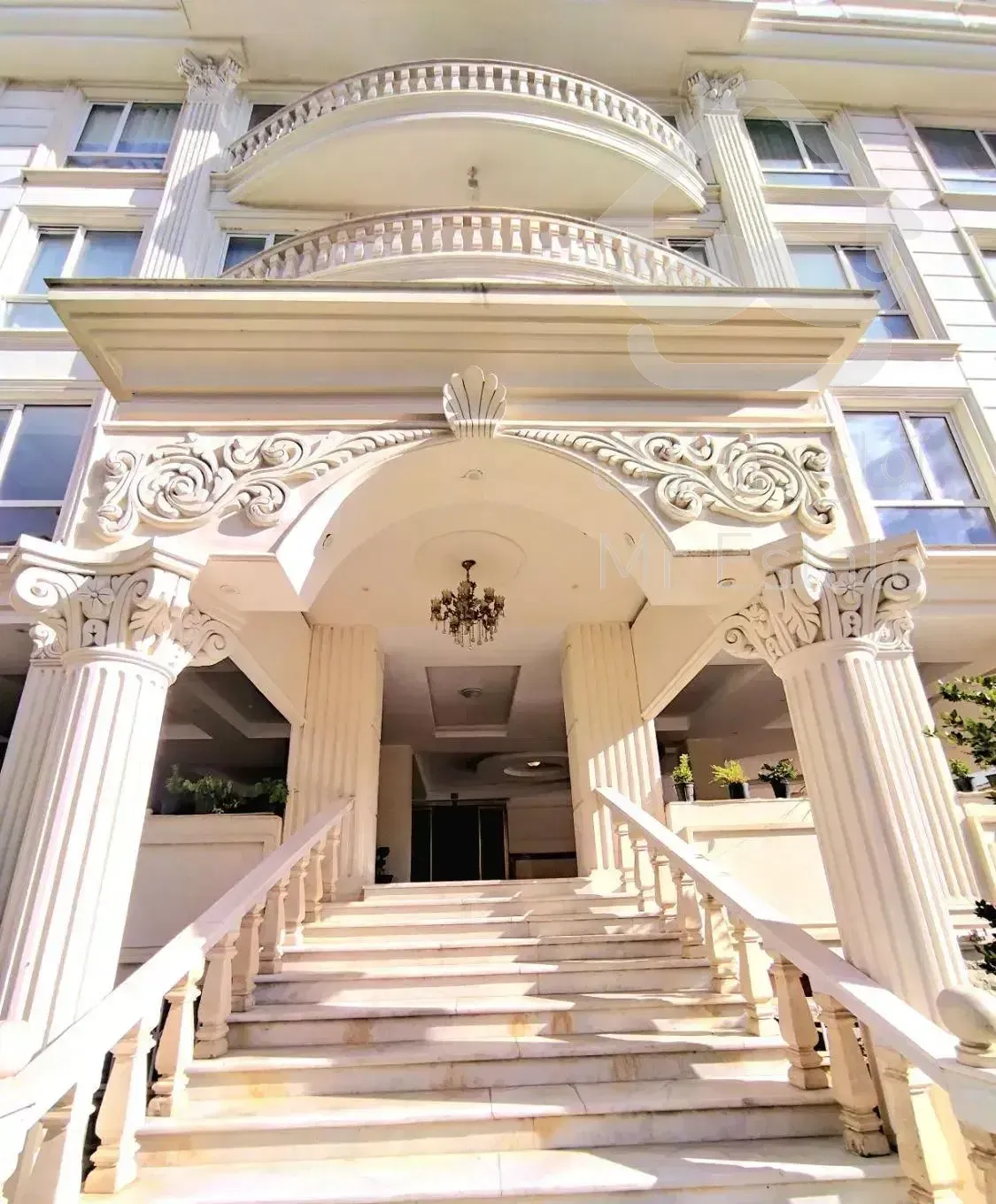 آپارتمان ۱۰۵ متر خوش منظره ،نما کلاسیک در طالقانی