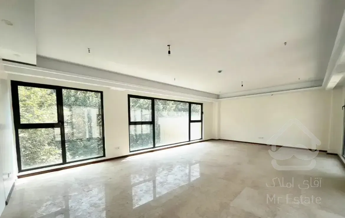 قلهک ۱۲۰ متر چشم انداز جنگلی