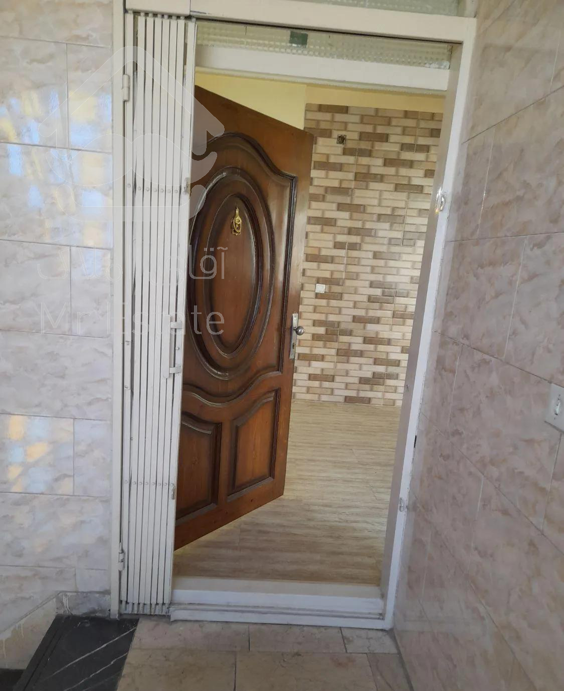 ۱۳۳ متر۳خوابه شمالی.مترو وبی آر تی آزادی