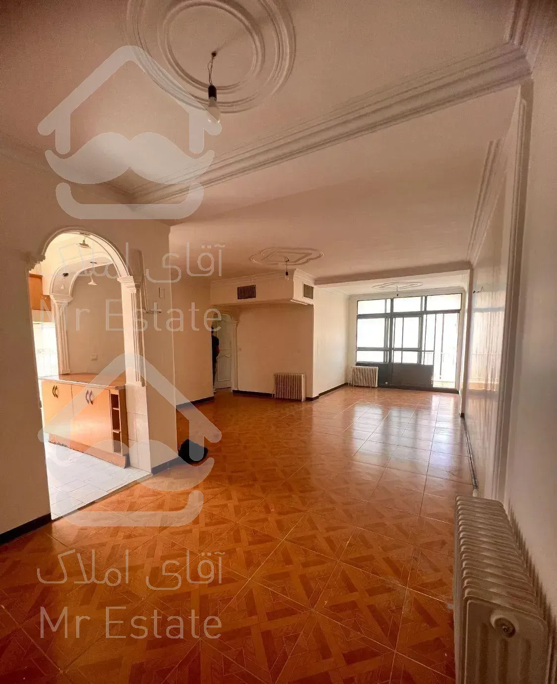 ۱۱۰متر سه خوابه  بازسازی  جنوبی بالکن