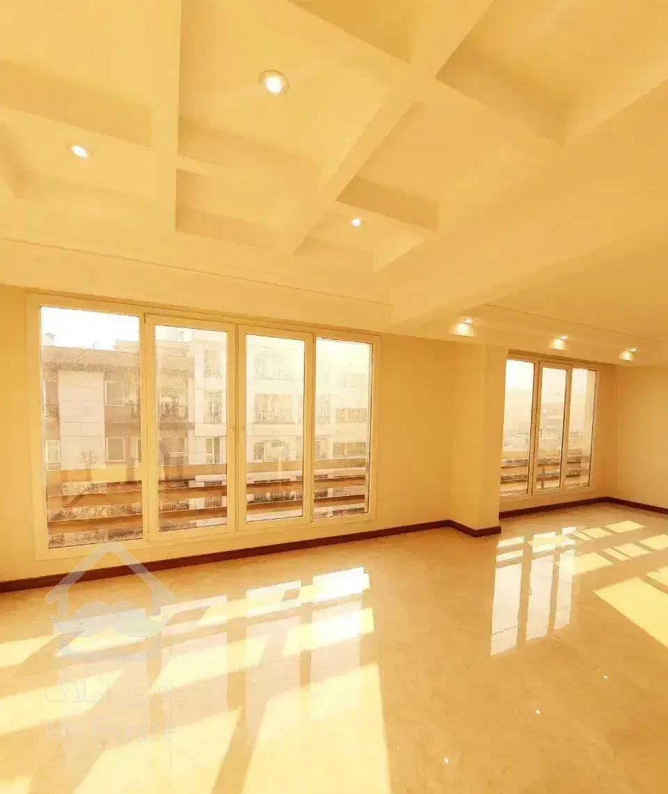 قیطریه 137 متر 3 خواب (با عینک آفتابی وارد شوید)