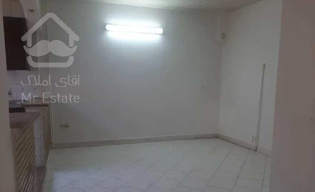 ۴۰ متری /طبقه همکف / بر خیابان پورعبدی