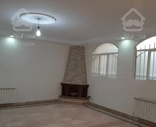 آپارتمان ۹۰متری ۲ خوابه واقع در خیابان درختی