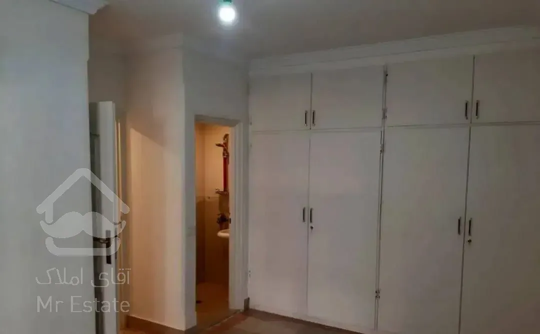 ۱۶۰ متر سه خواب ۹ ساله تک واحد تخلیه امانیه