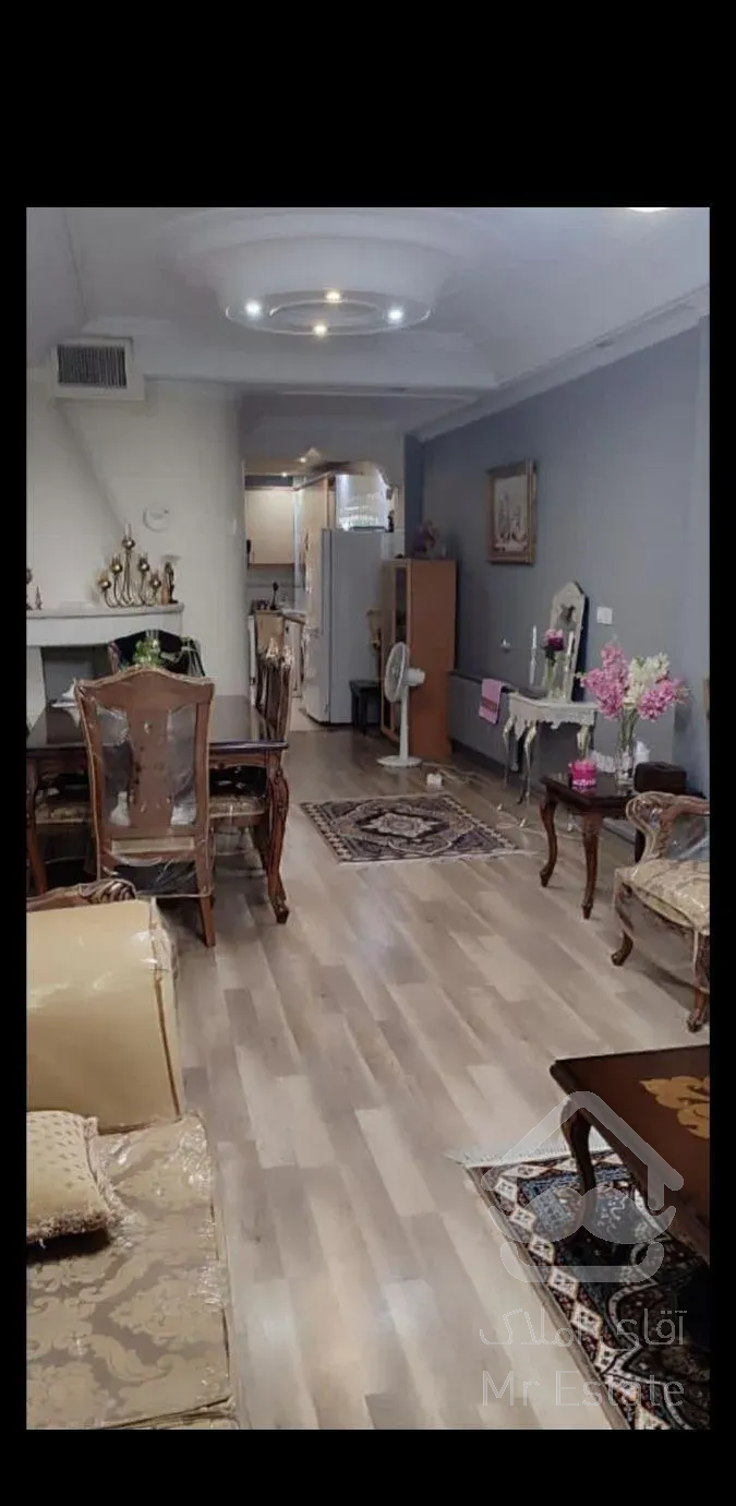 میدان ولیعصر کریمخان ۷۰متر ۱خ با پارکینگ و حیاط