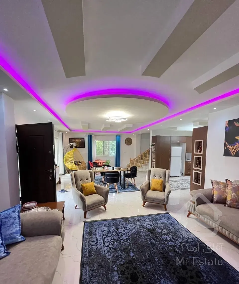 ویلاباغ استخردار فول مبله ۲۵۰ متر