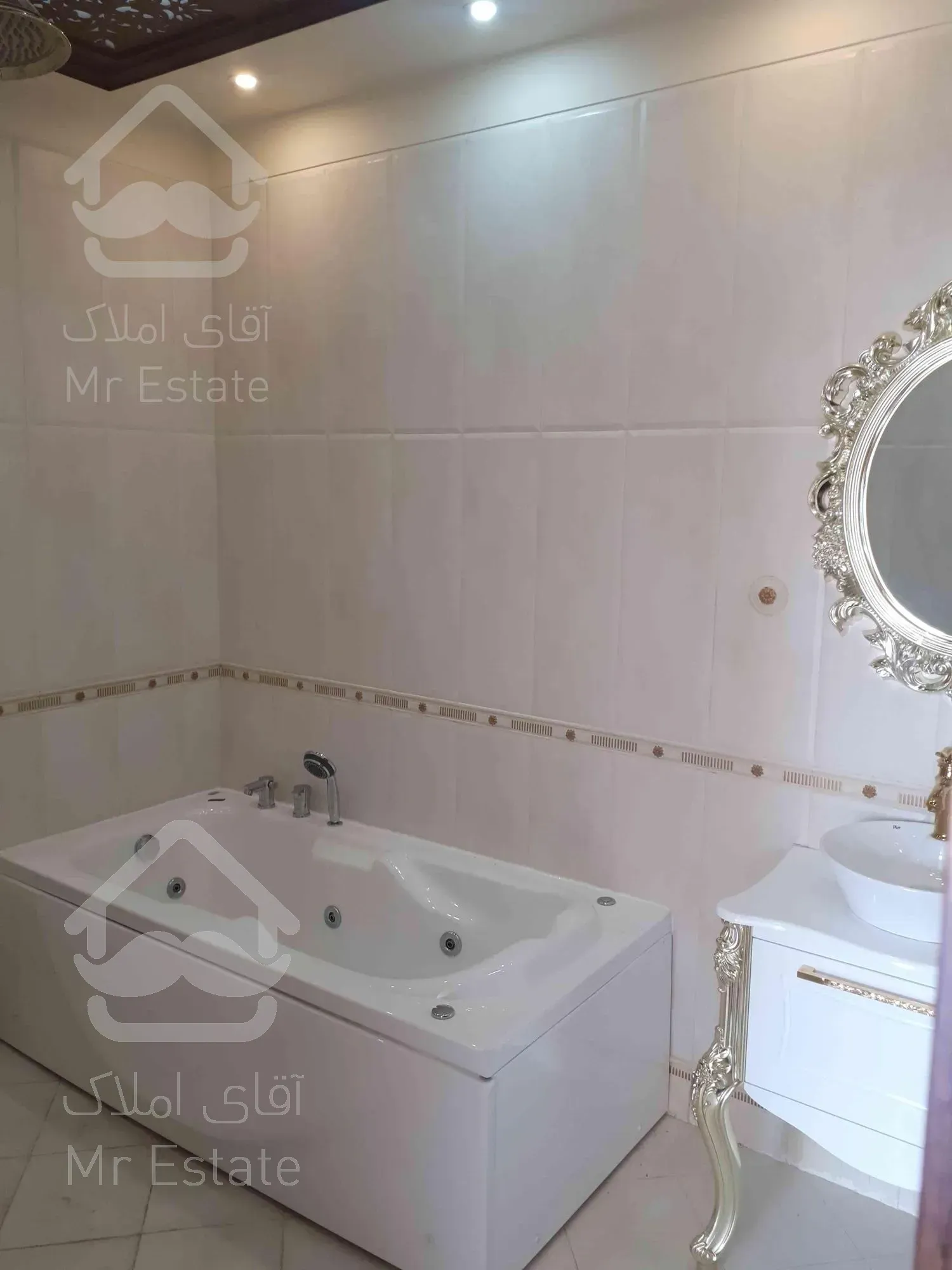 ۲۲۰ متر ۴ خواب کاشانی