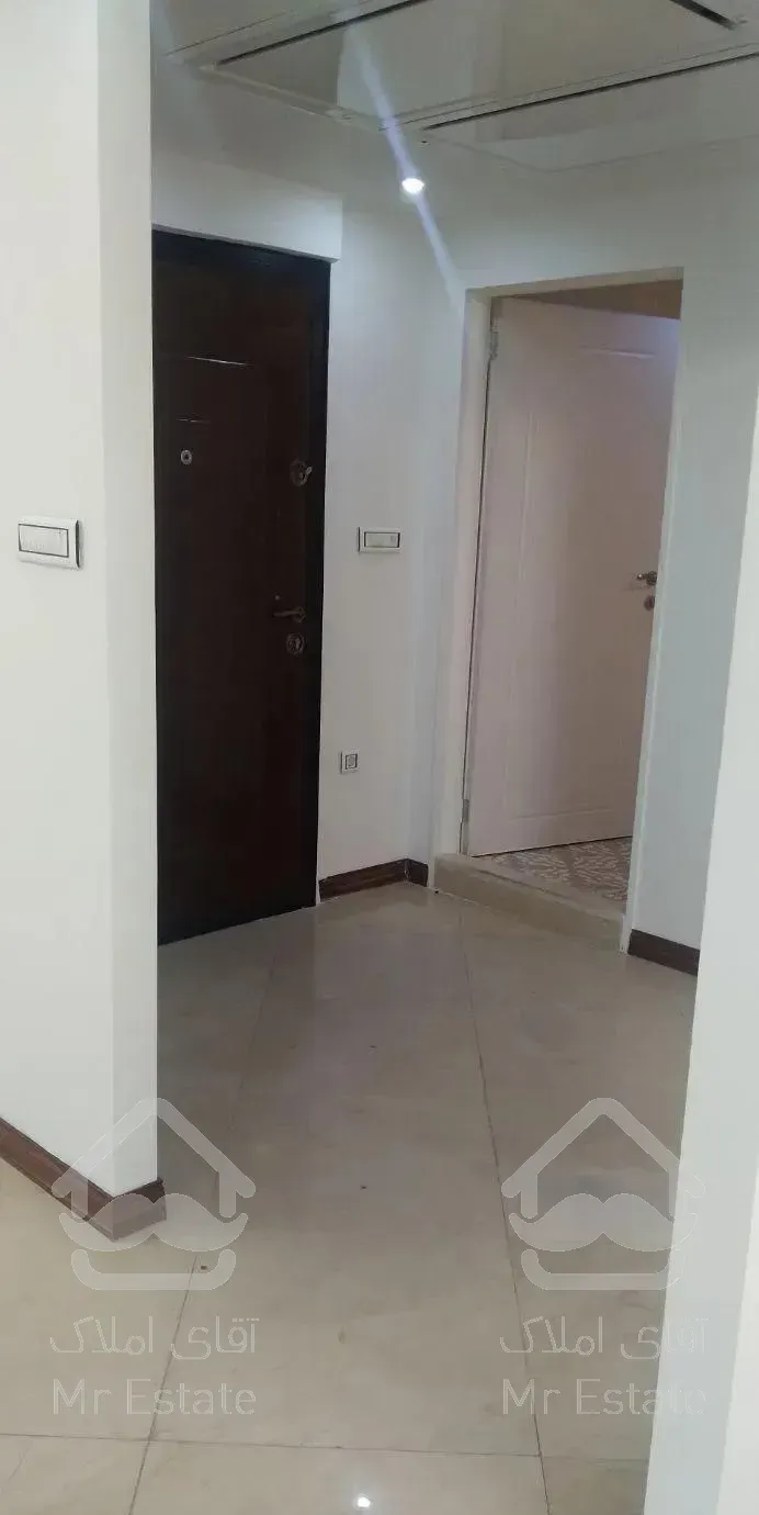 ۲۴۰ متر ۴ خواب کلید نخورده