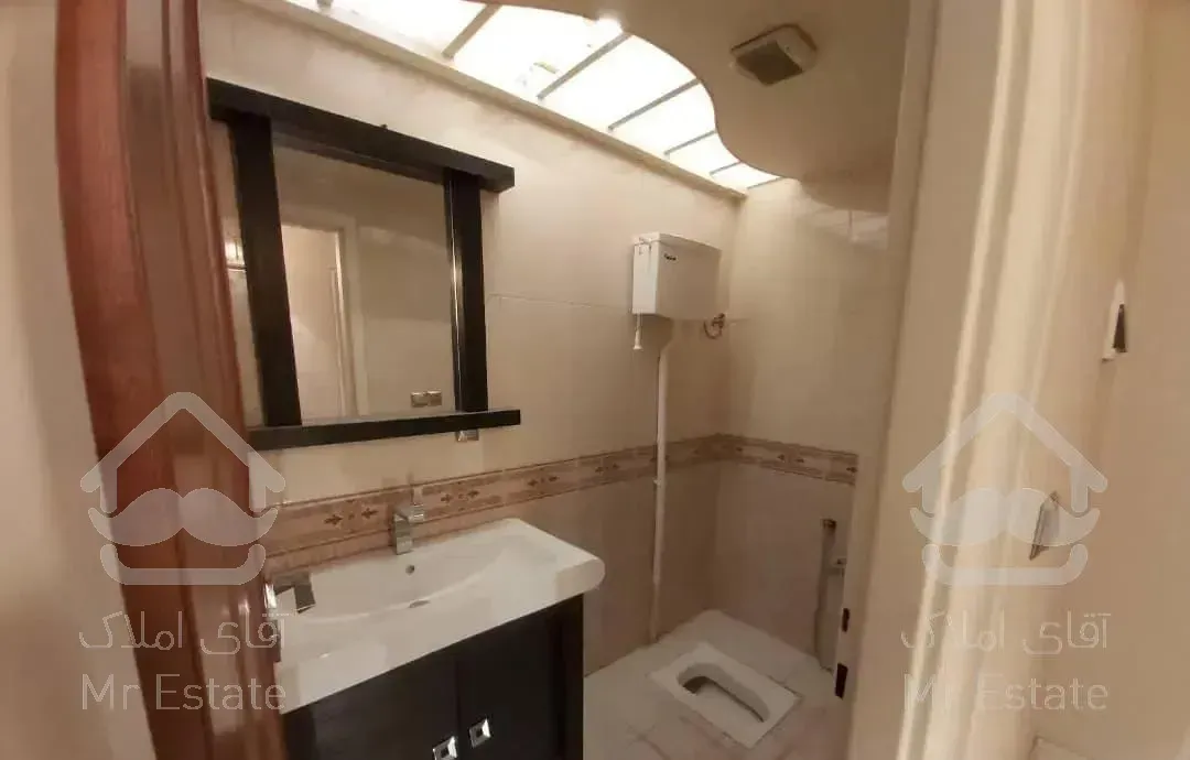 ونک ۱۴۵ متر/ استخردار/۱۰ ساله کلید نخورده