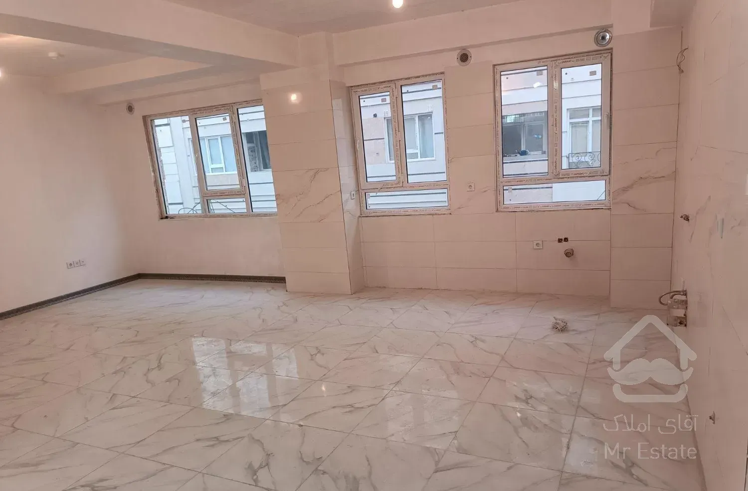 75متر کلید نخورده/بالای عباس کاشی/هاشم آباد/خاوران