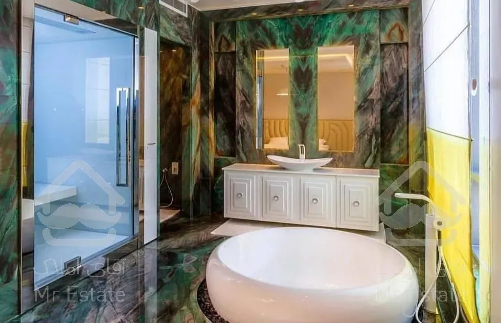 فرشته 270 متر، طبقه 15، 80 متر تراس، جنب سفارت