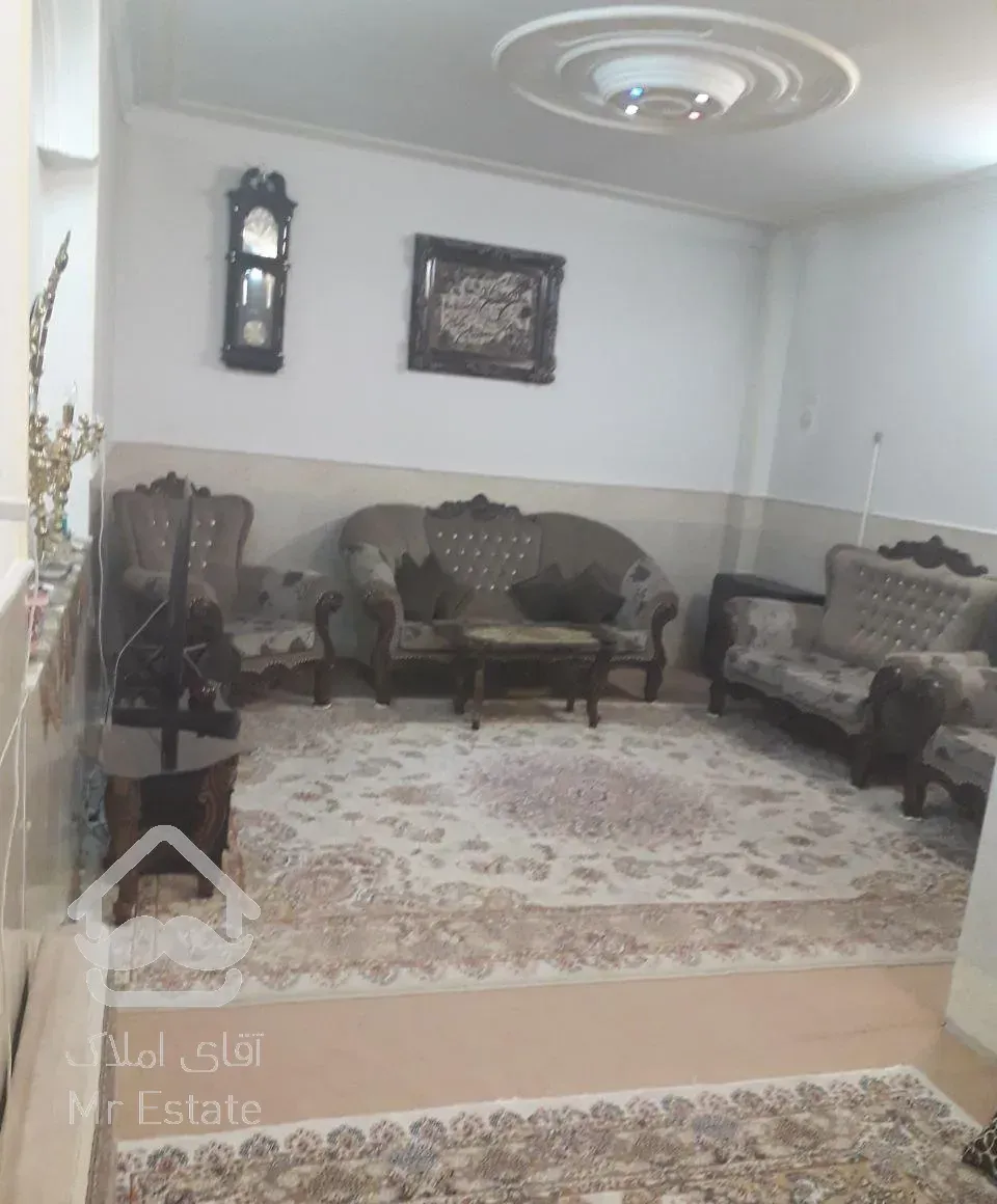 خانه دو طبقه و نیم کاملا مجزا