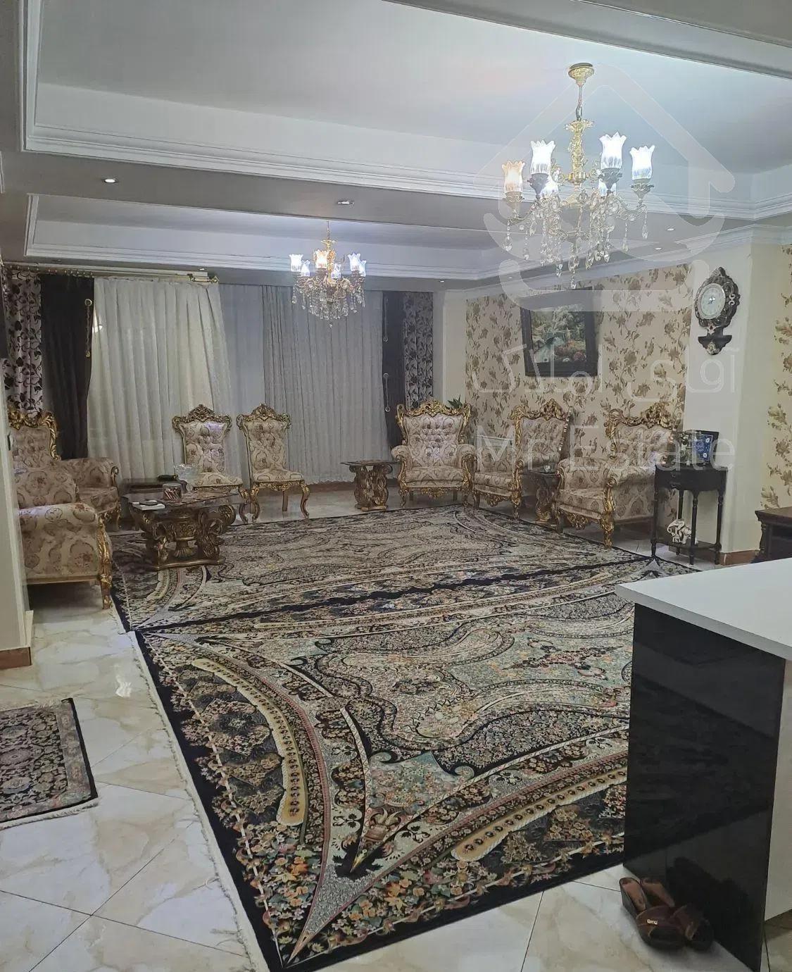 ۱۲۶ متر ۳خواب فول امکانات خوش نقشه سالن پرده خور