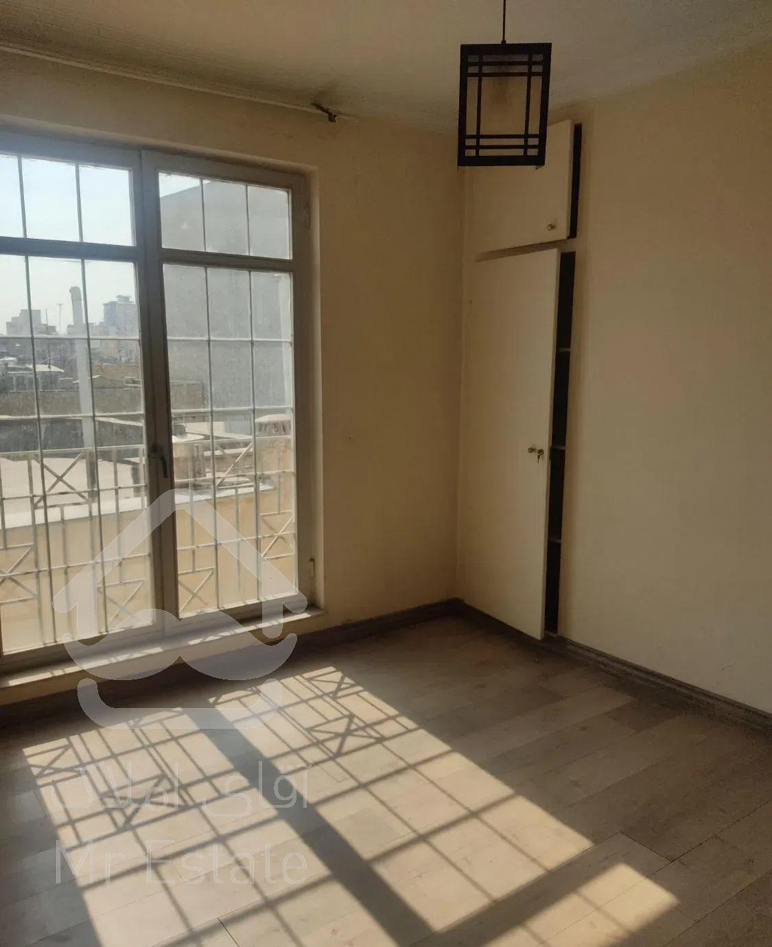 قلهک 100 متری 2 خوابه با پارکینگ نزدیک مترو قلهک