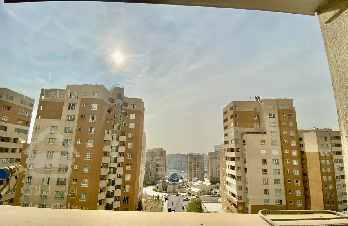 ۱۰۵ متر،نوساز،نزدیک دریاچه،جنوبی،