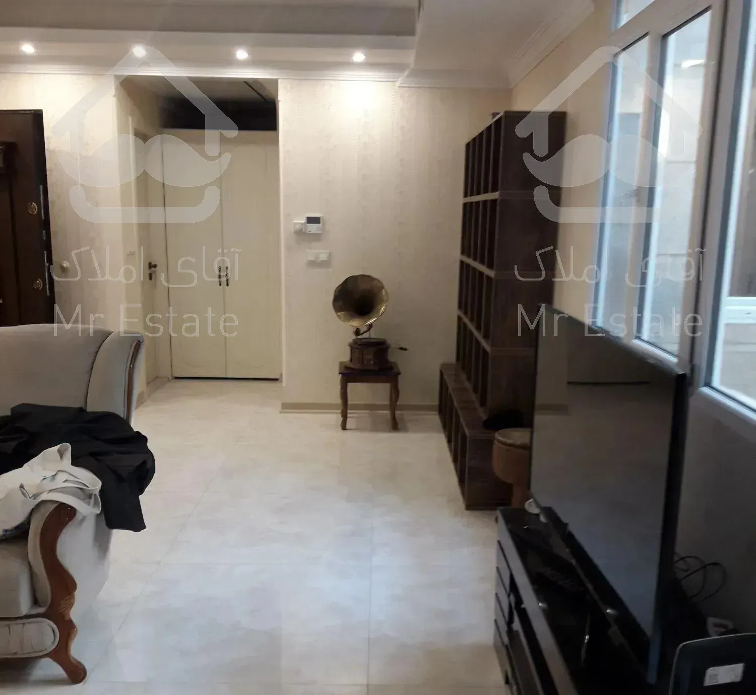 ۹۳متر نوساز فول سنایی ۲ خوابه حیاط خلوت