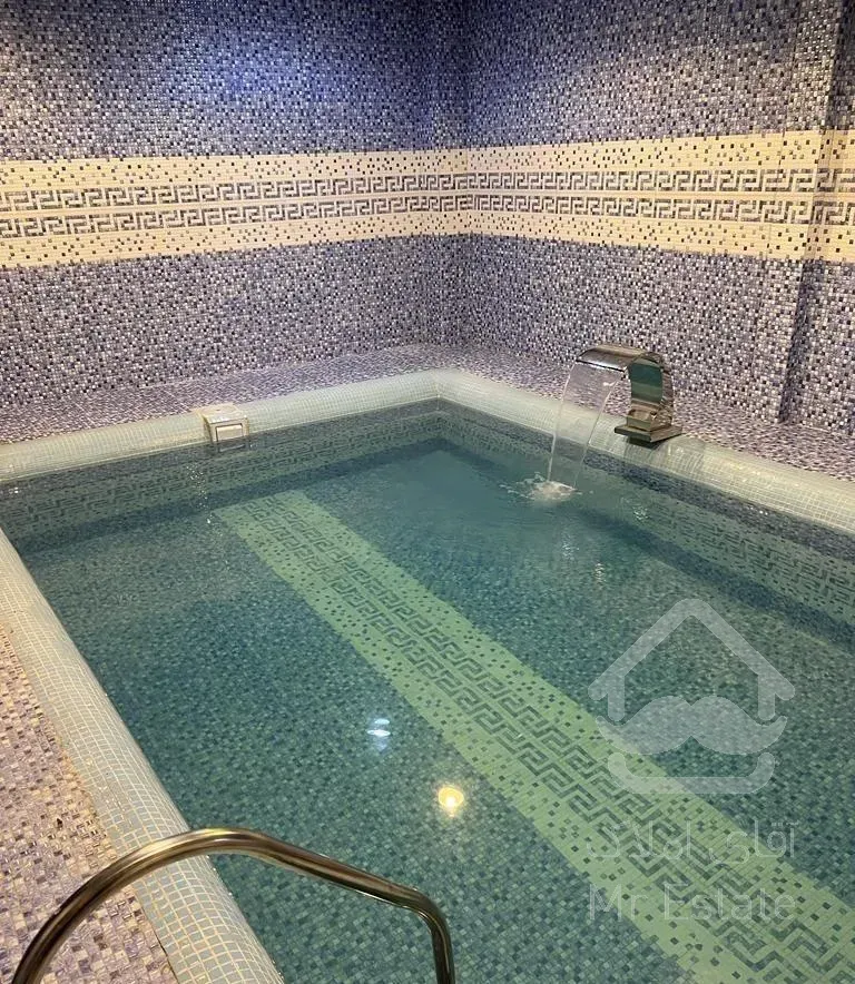 ویلا دوبلکس استخر دار نوساز ۲۲۰ متر بنا مفید