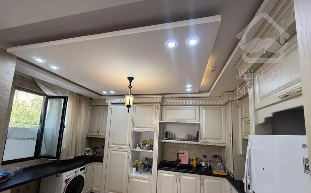 فروش آپارتمان ۱۱۰ متری ۲ خوابه بر خیابان باهنر