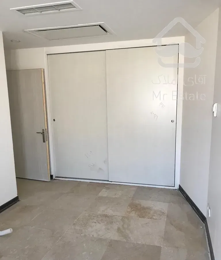 اپارتمان ۱۰۰ متری غرب دریاچه