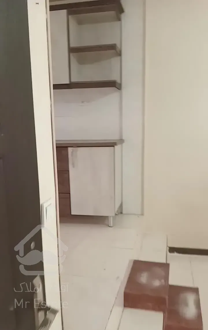 ۵۷متر/دو خواب/پارکینگ/وحیدیه