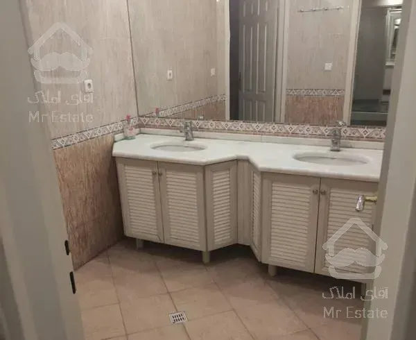 ۵۷۷ متر ویلا//باغ فردوس