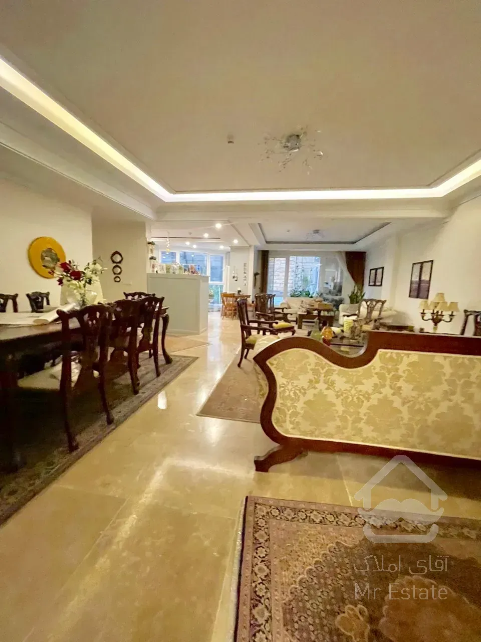 ۳ خواب / ۱۰۰ متر حیاط اختصاصی گاردن/ فول نیاوران