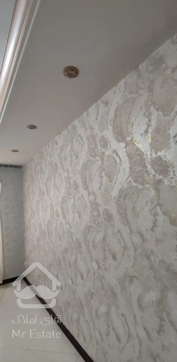 نصب‌‌نصاب کاغذدیواری پوستر فردیس‌اندیشه‌شهریار