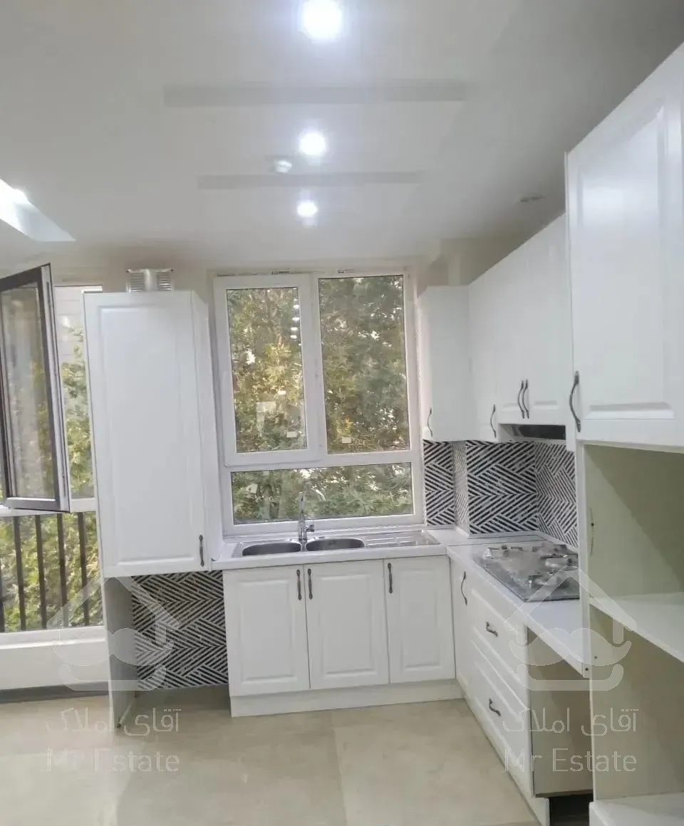 تهرانپارس 110 متر 2 خواب کلید نخورده