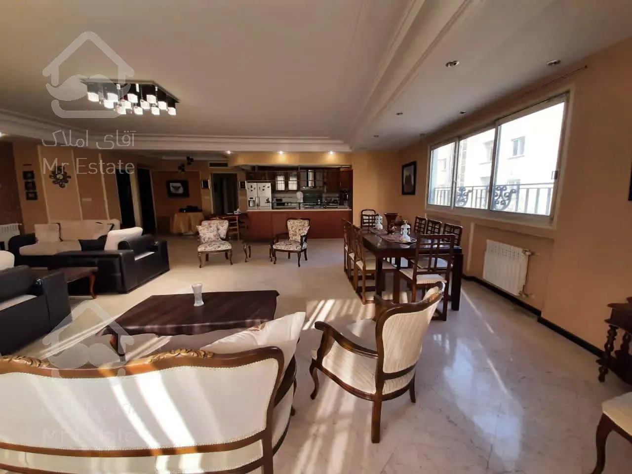 گلستان ۳۰۰ متر ۴خواب فول امکانات/۲۰ ٪ زیر