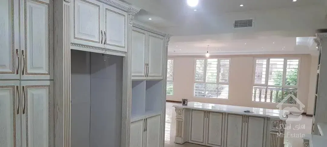 ۲۴۰ متر سه خواب شیخ بهای شمالی