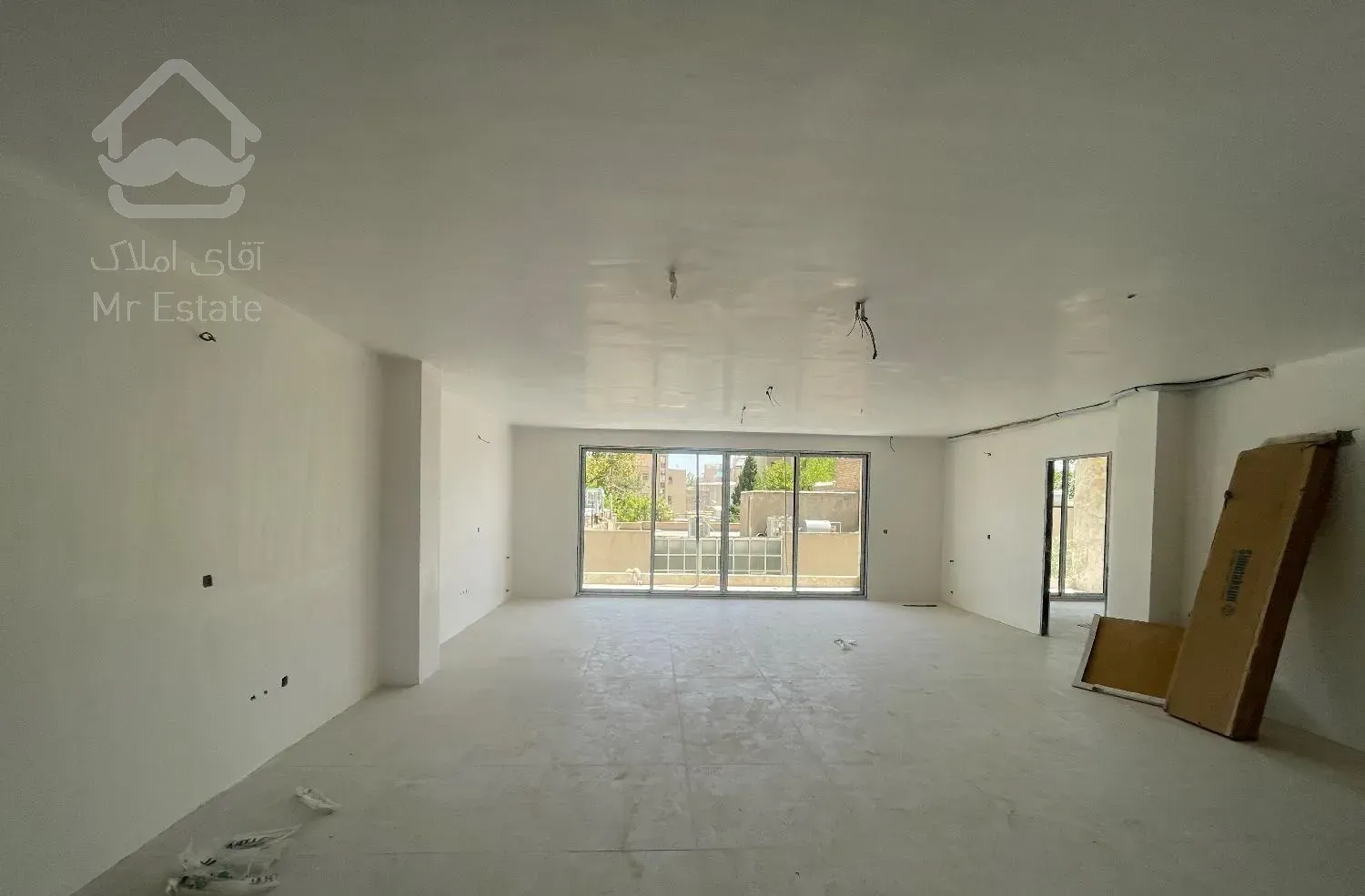 اپارتمان۱۱۱متر/۲خواب/برازنده/صفایه