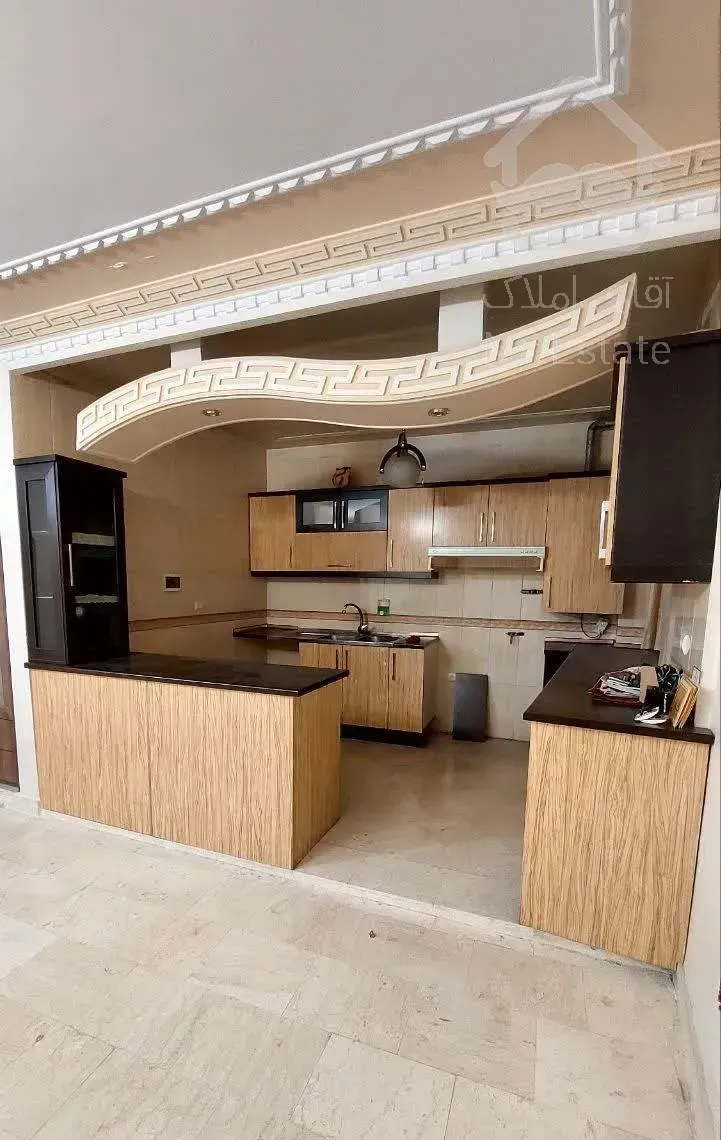 آپارتمان تک واحدی در مینا . طبقه اول . دو خواب