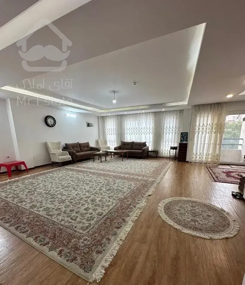 آپارتمان ۱۵۰ متری/ حاشیه میرزاکوچک خان / تک واحدی