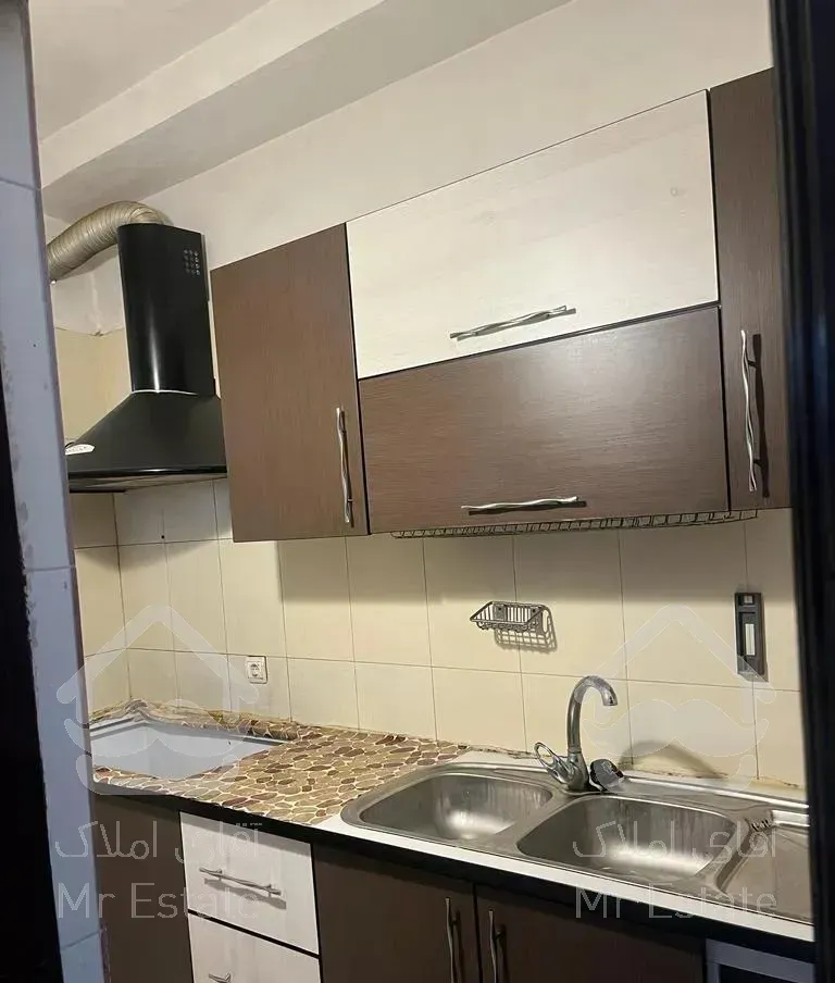 ۹۵متری طبقه۲ باآسانسور سندتکبرگ داخل شهرک آیت۱۶