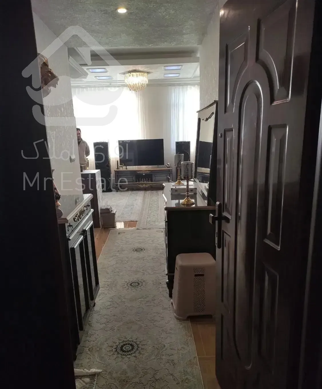 آپارتمان بسیار لوکس نبش وحید ۷