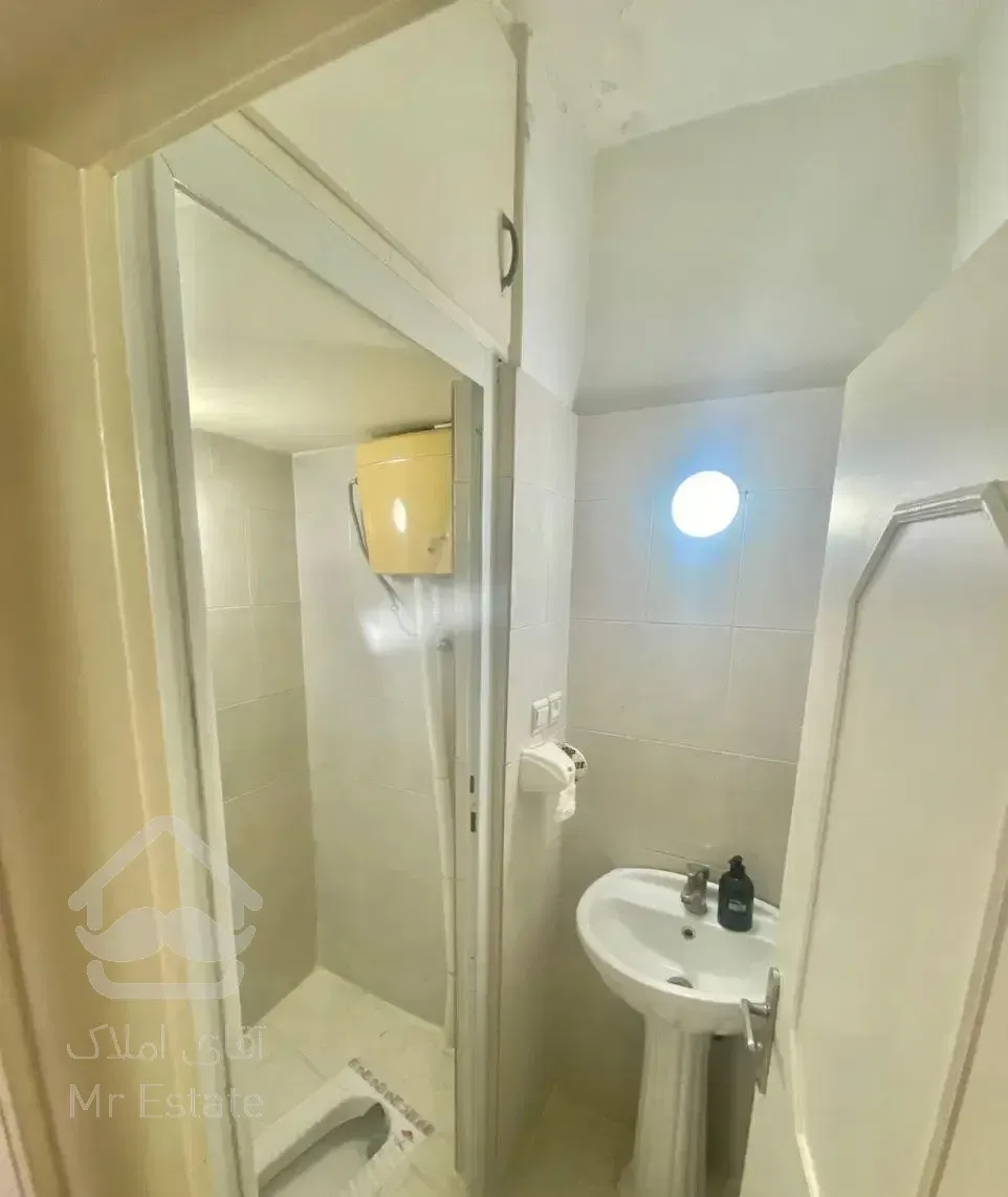 ۴۳ متر فول امکانات بالای خ امام گذر ده متری