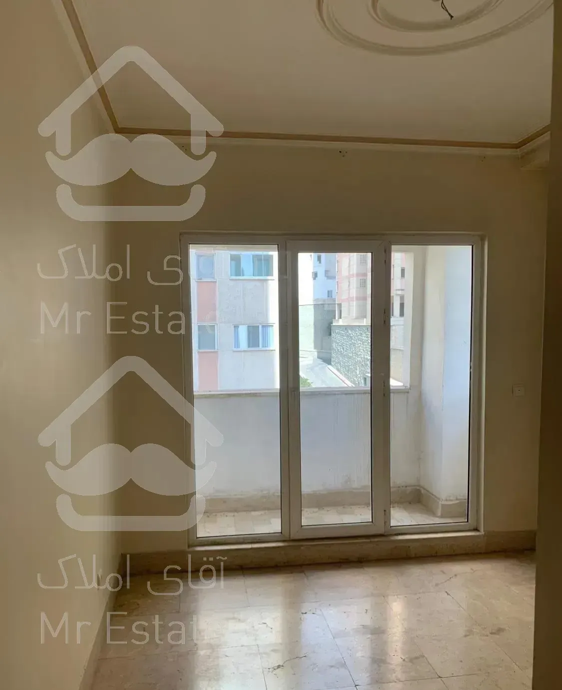 ١٤٠متر٣خواب ٢تراس کوى فراز(علوم پزشکى)