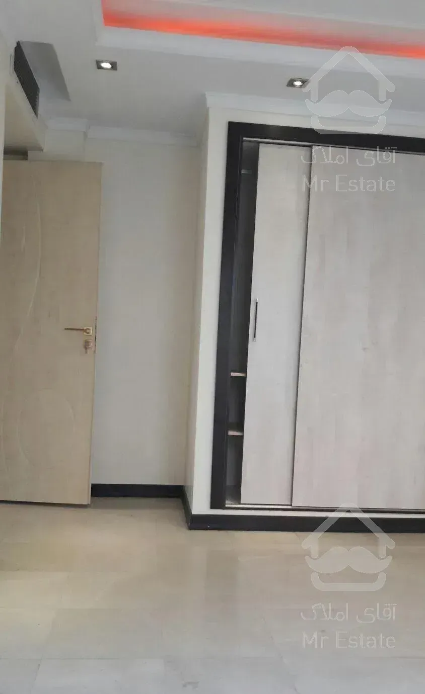 آپارتمان ۹۸ متری ۲ خوابه (حصاری)