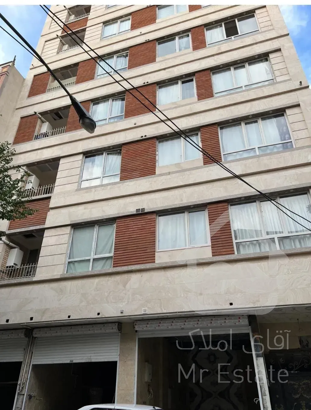 ۱۲۵مترفول امکانات طبقه اول(۲خواب بزرگ)نورگیر عالی