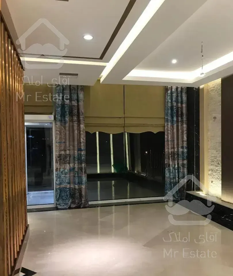 ۸۰ متری  با ویوی دریاچه در برج مجلل