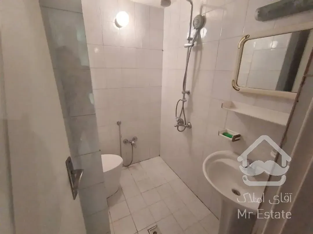 ۸۲متری دوخوابه استادمعین