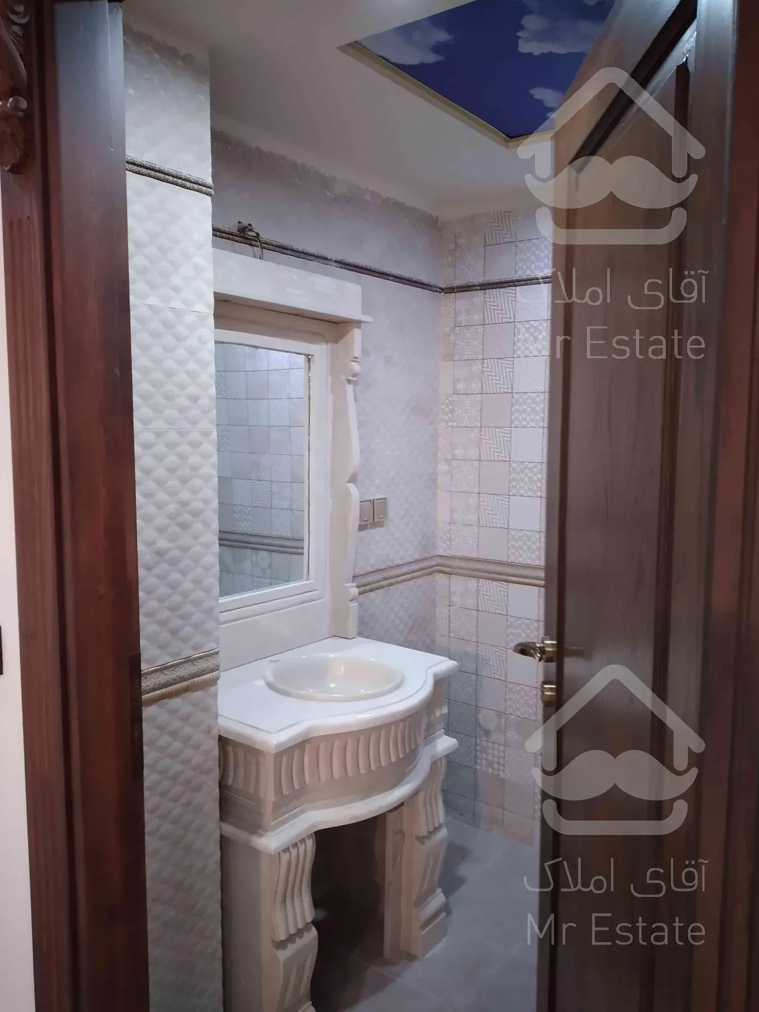 اپارتمان ۲۷۰متری تک واحدی نوساز سازمان برنامه