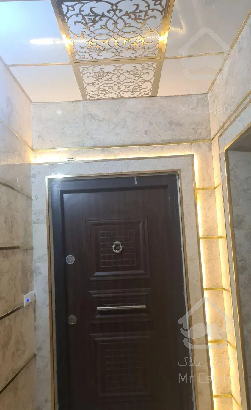 اپارتمان ۲۷۰ متر سه خواب جمهوری میدان سپاه نوساز